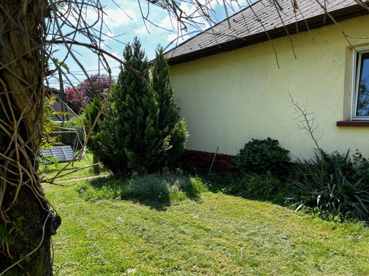Csodakertes Kishaz Balatonfuzfon ภายนอก รูปภาพ