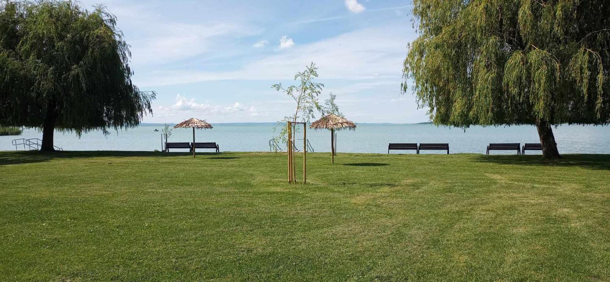 Csodakertes Kishaz Balatonfuzfon ภายนอก รูปภาพ